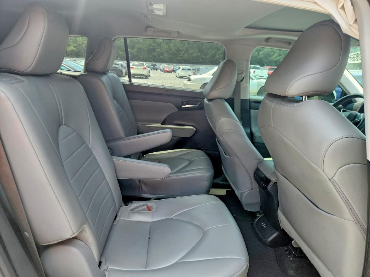 2024 TOYOTA HIGHLANDER