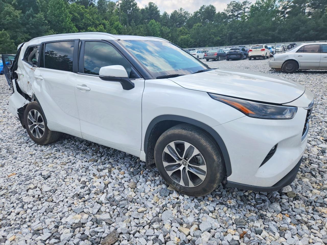 2024 TOYOTA HIGHLANDER