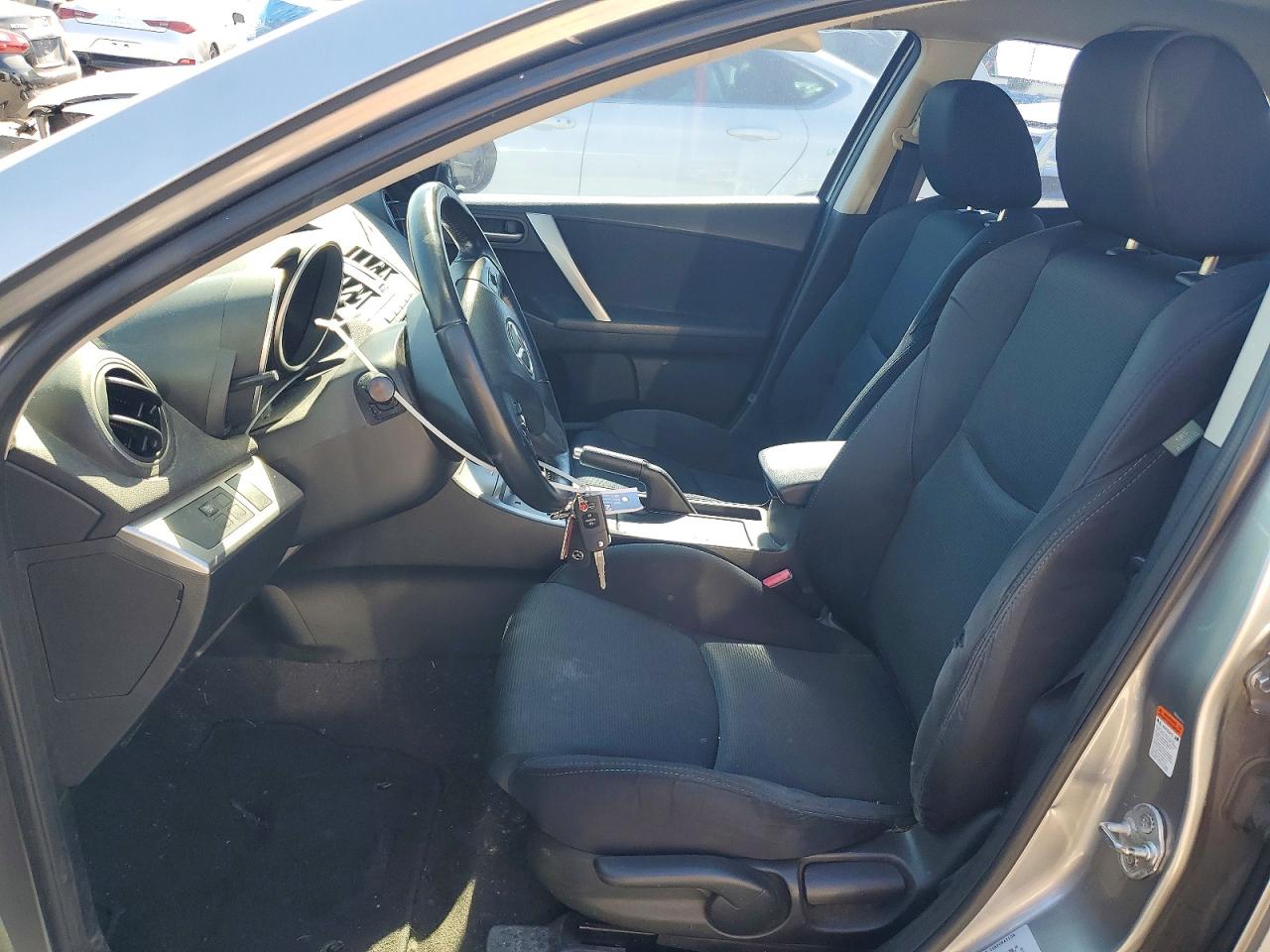 2011 MAZDA MAZDA3