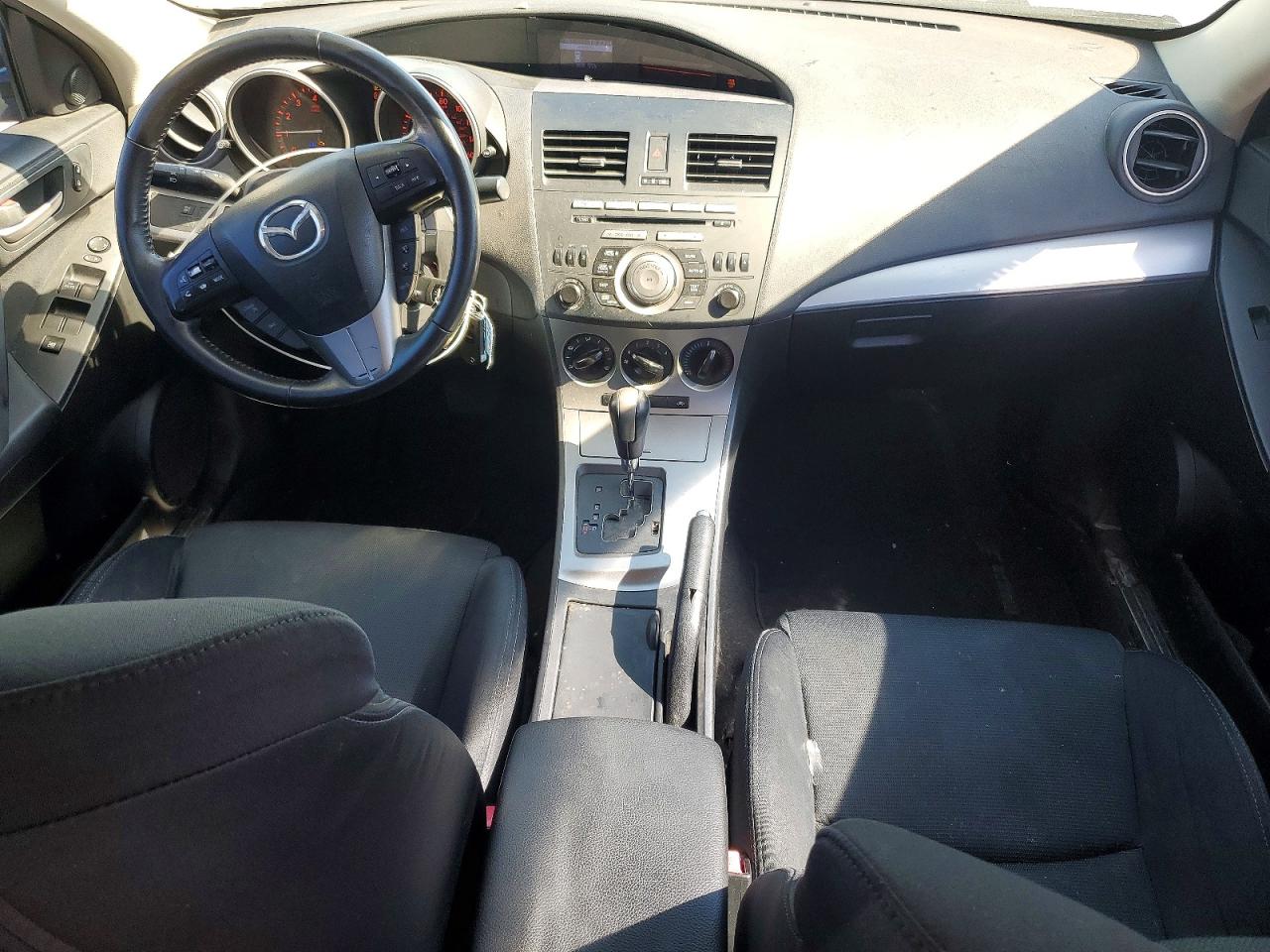2011 MAZDA MAZDA3