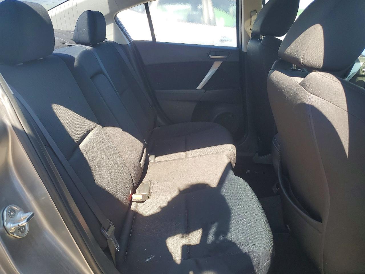 2011 MAZDA MAZDA3