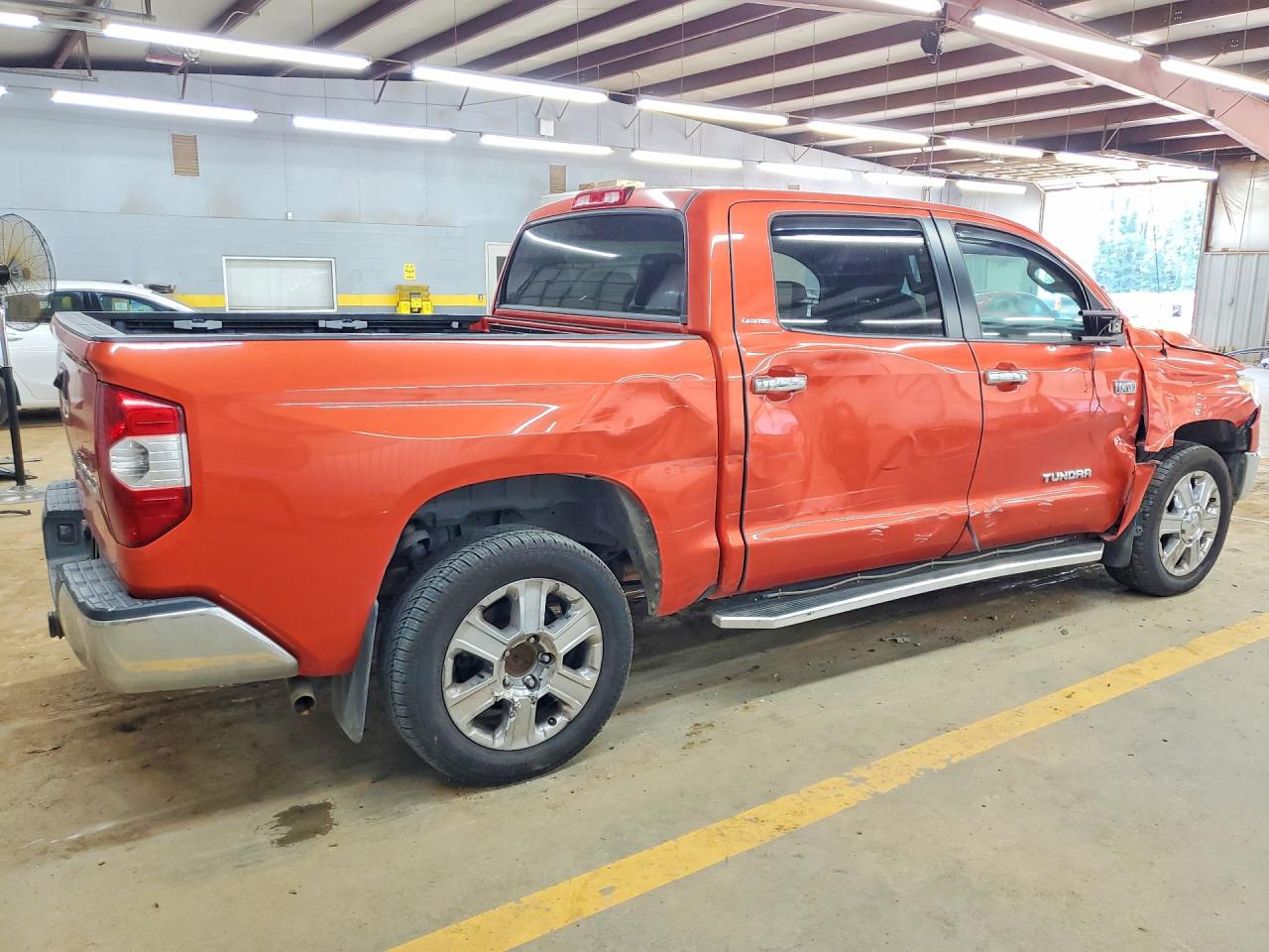 2017 TOYOTA TUNDRA