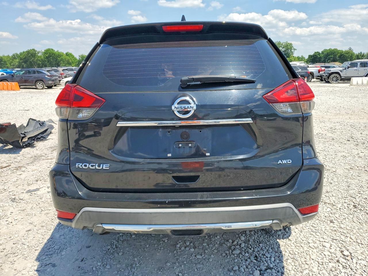 2017 NISSAN ROGUE