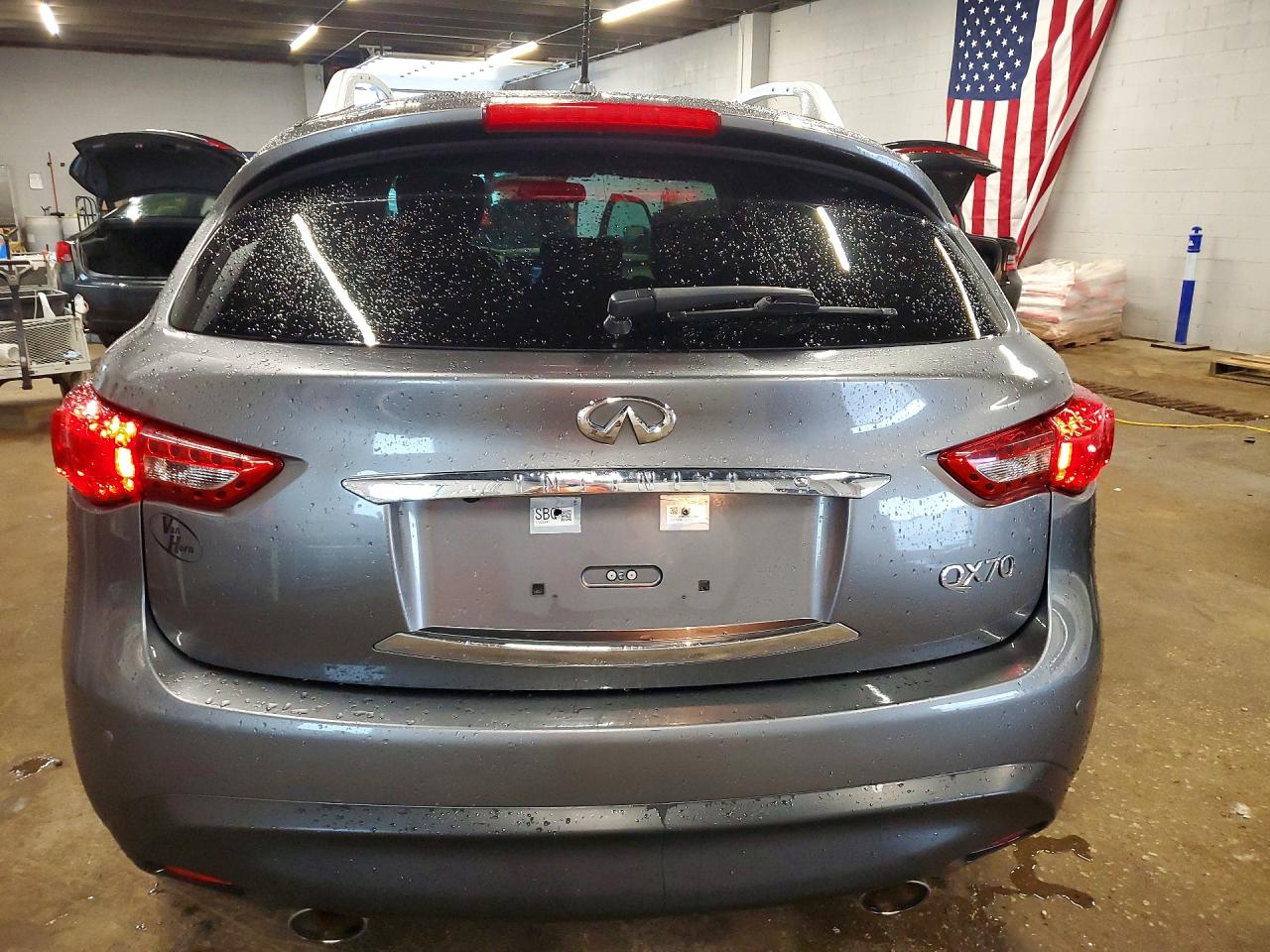 2017 INFINITI QX70 BASE