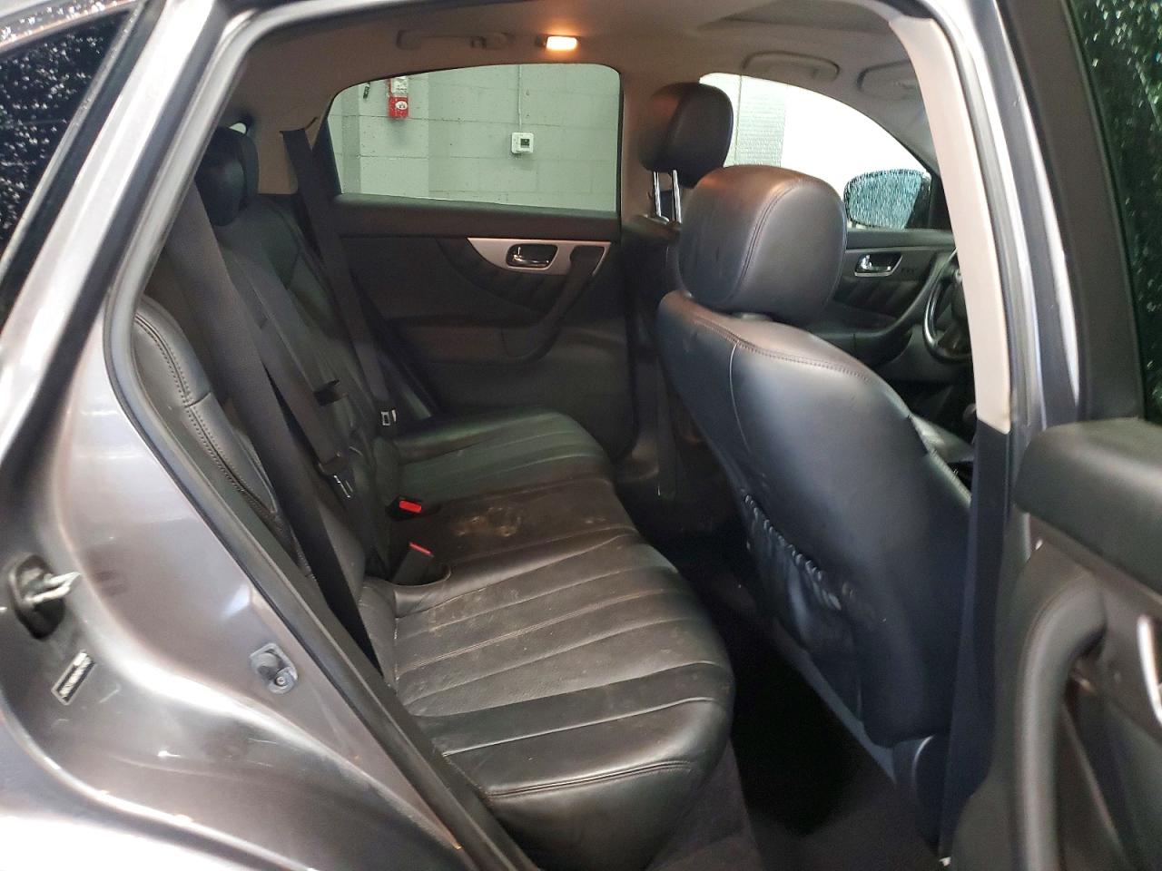 2017 INFINITI QX70 BASE