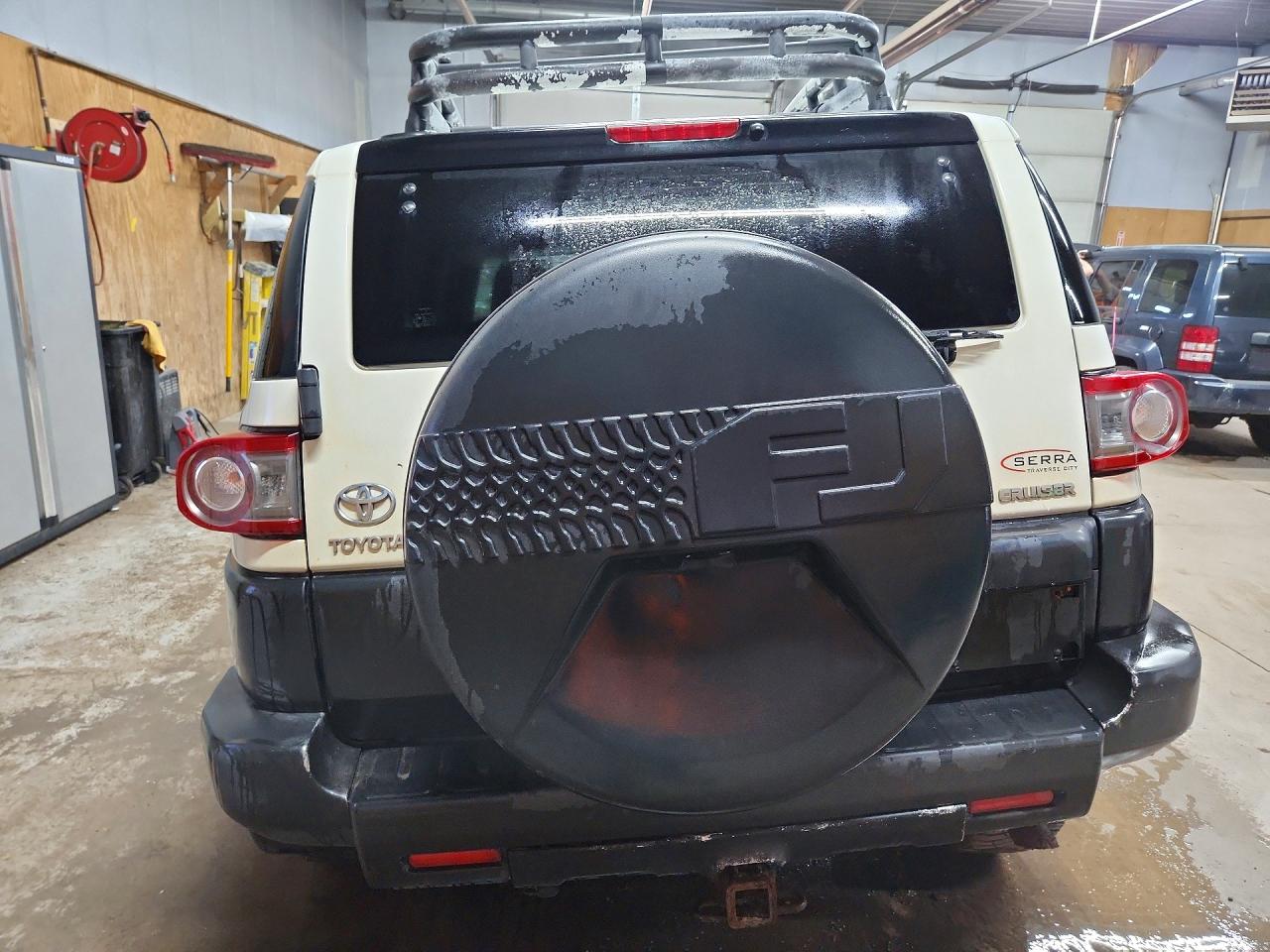 2014 TOYOTA FJ CRUISER