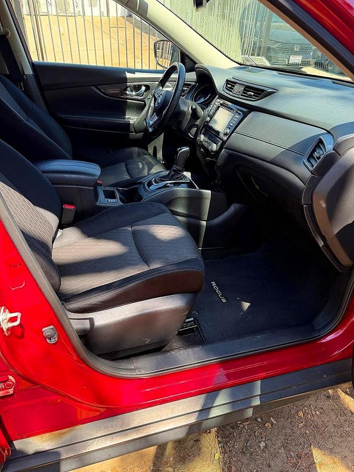 2017 NISSAN ROGUE
