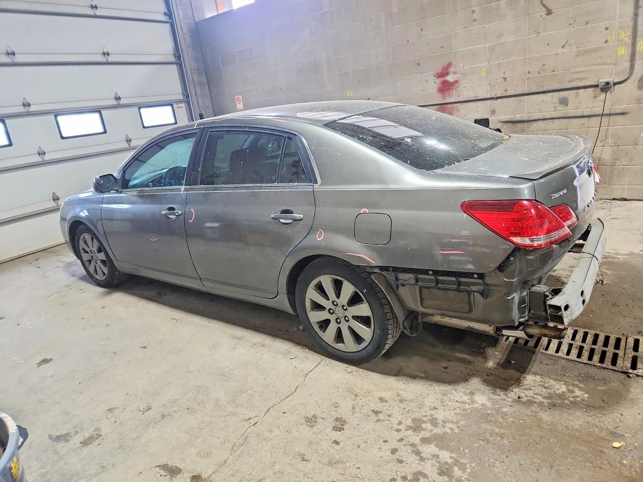 2006 TOYOTA AVALON