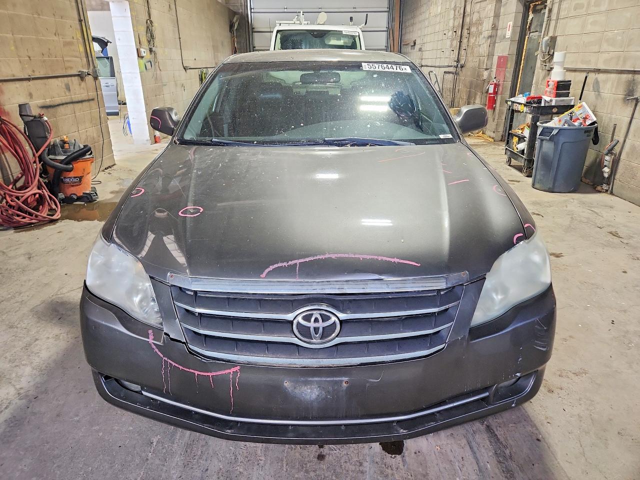 2006 TOYOTA AVALON