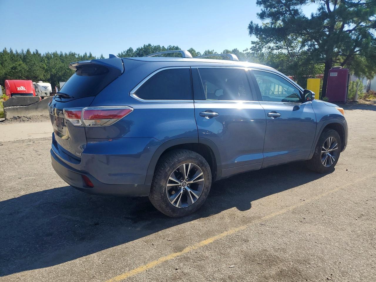 2016 TOYOTA HIGHLANDER