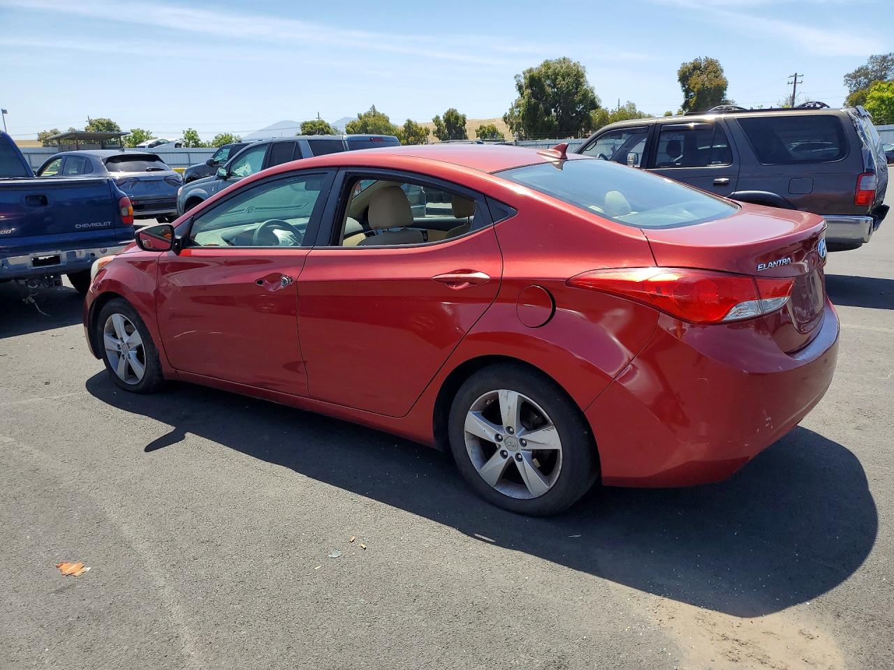 2013 HYUNDAI ELANTRA