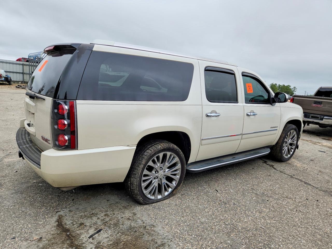 2012 GMC YUKON
