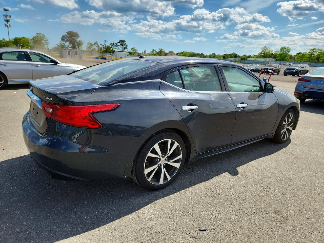 2017 NISSAN MAXIMA