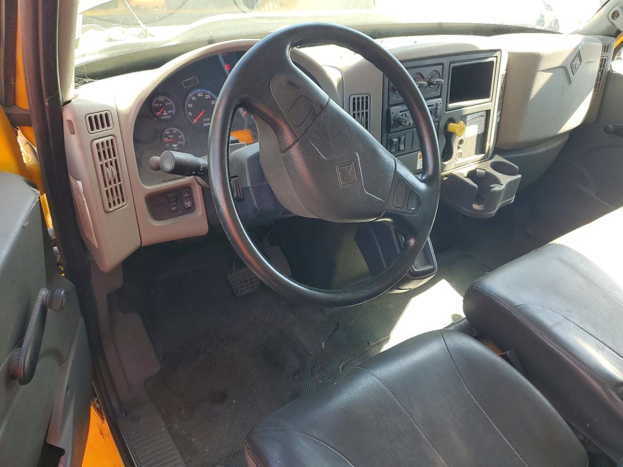 2013 INTERNATIONAL 4000 SERIE