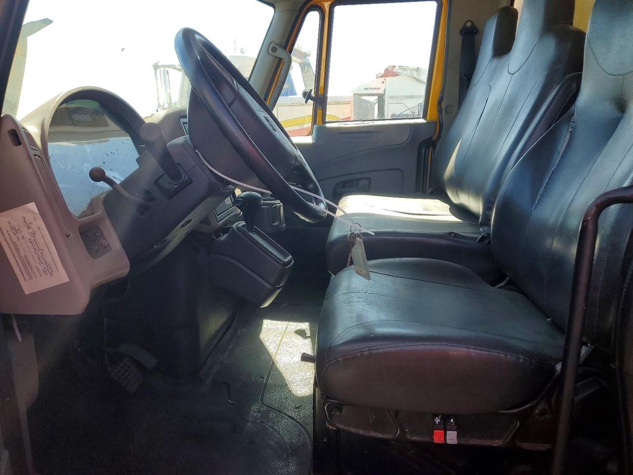 2013 INTERNATIONAL 4000 SERIE