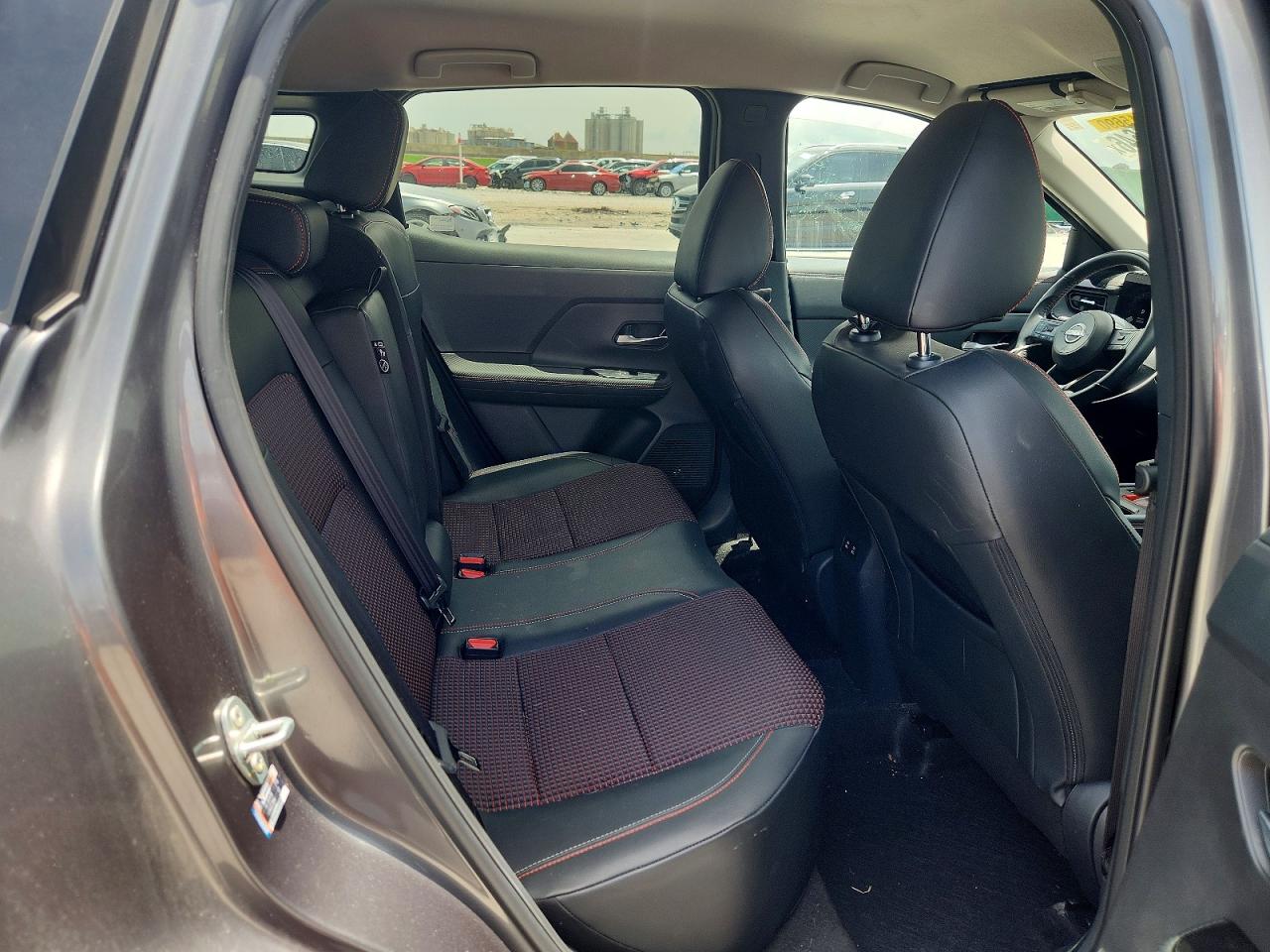 2025 NISSAN KICKS