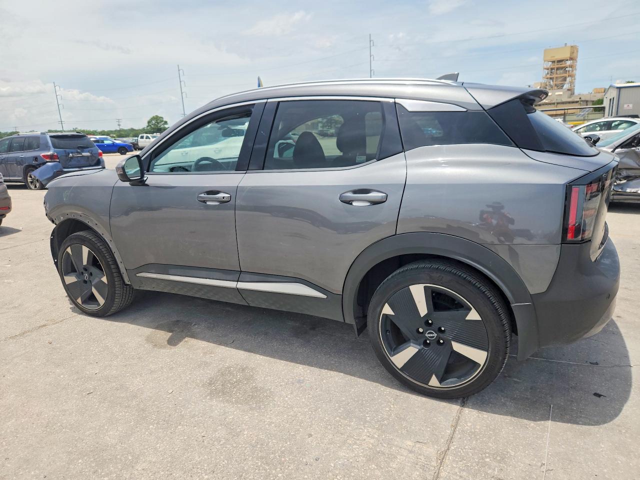2025 NISSAN KICKS
