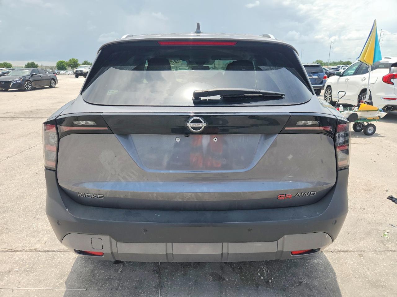 2025 NISSAN KICKS