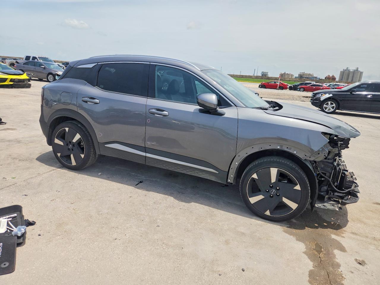 2025 NISSAN KICKS