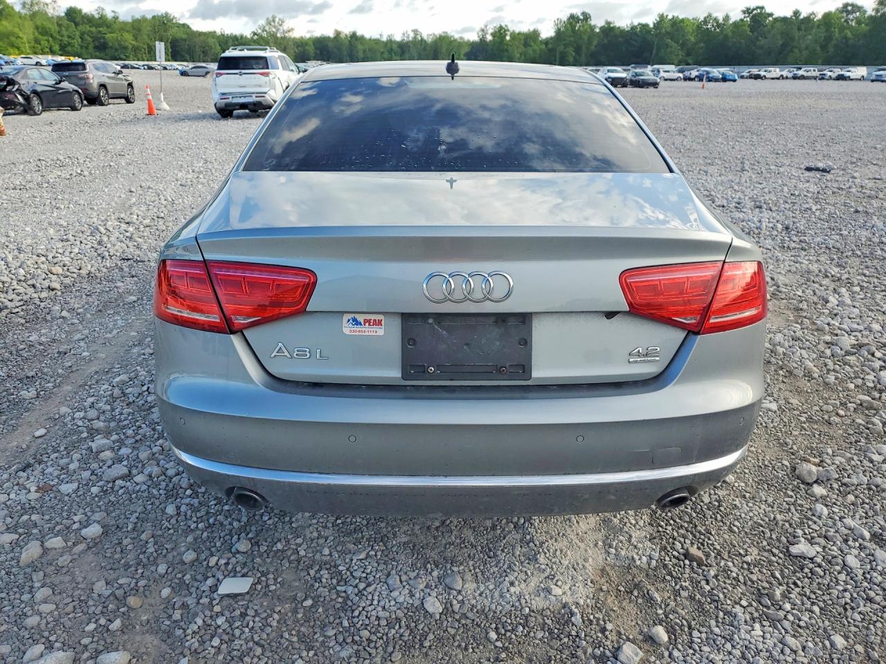 2012 AUDI A8