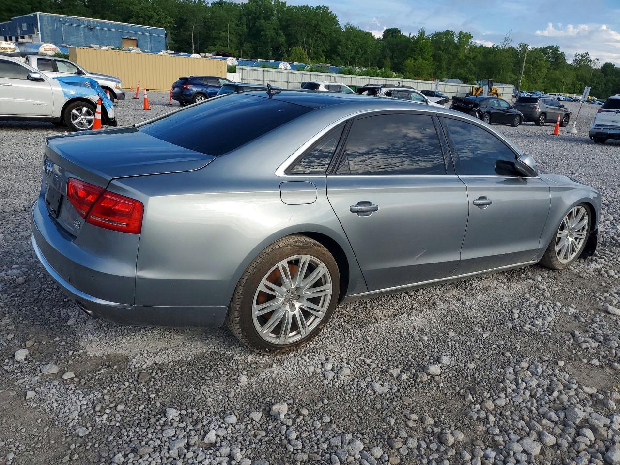 2012 AUDI A8