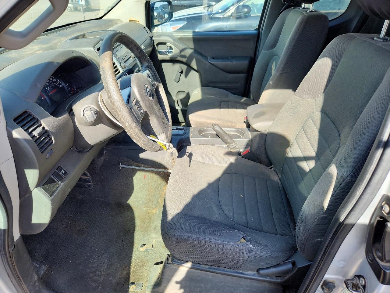 2016 NISSAN FRONTIER