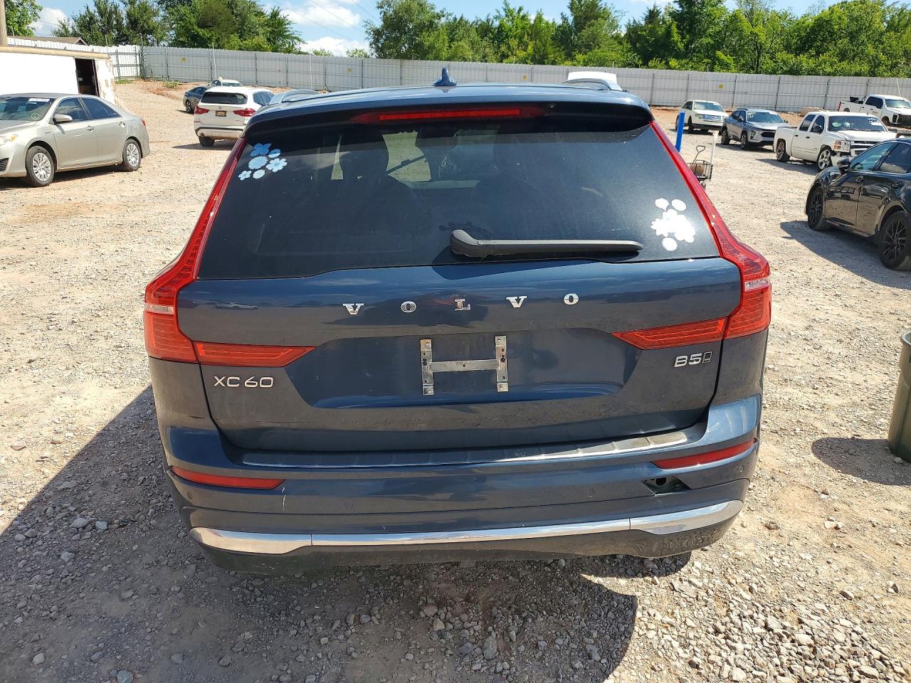 2022 VOLVO XC60
