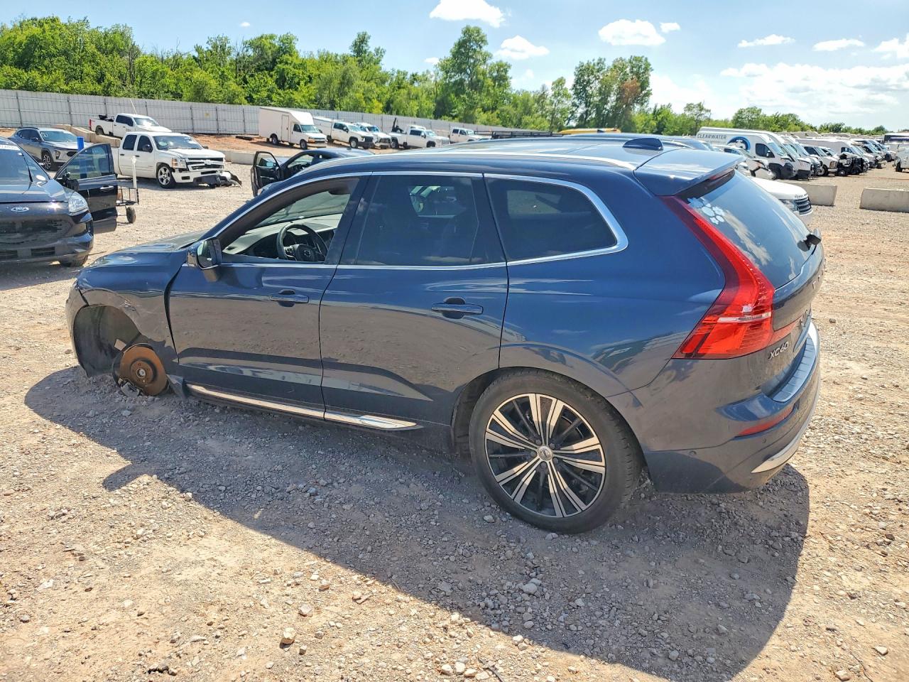 2022 VOLVO XC60