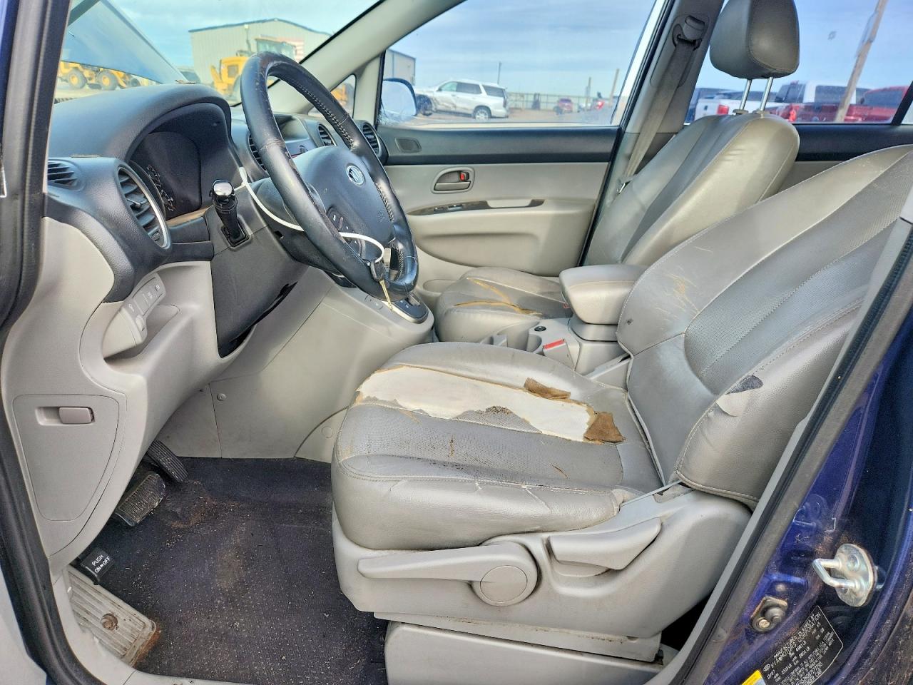 2008 KIA RONDO