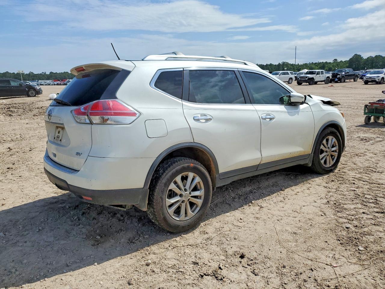 2015 NISSAN ROGUE