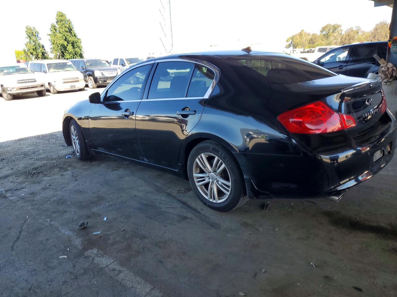 2013 INFINITI G37
