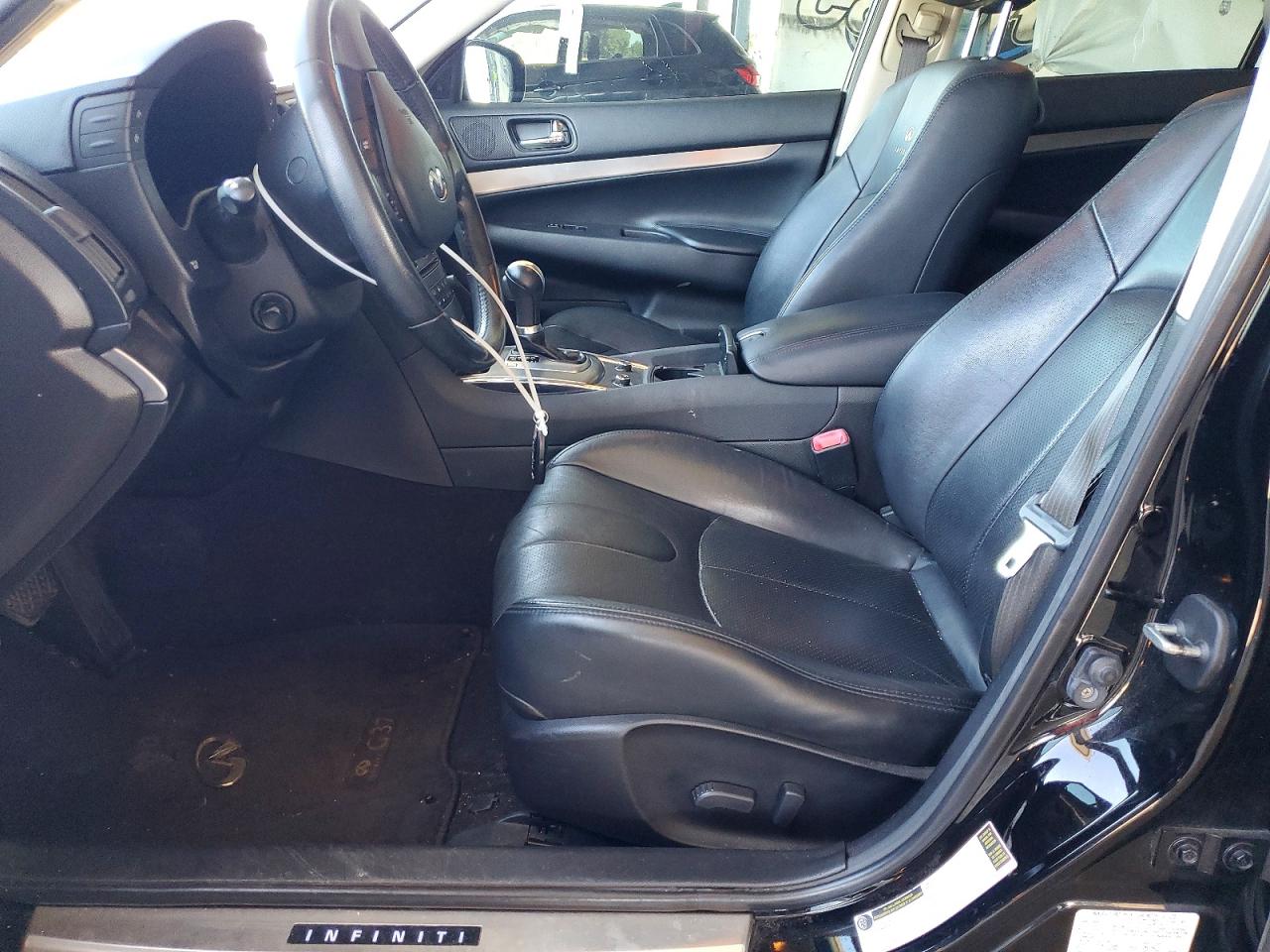 2013 INFINITI G37