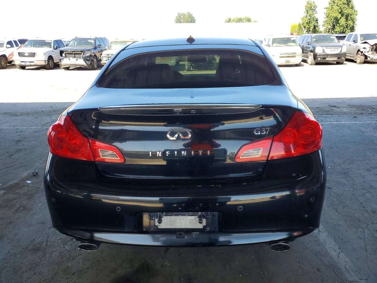 2013 INFINITI G37