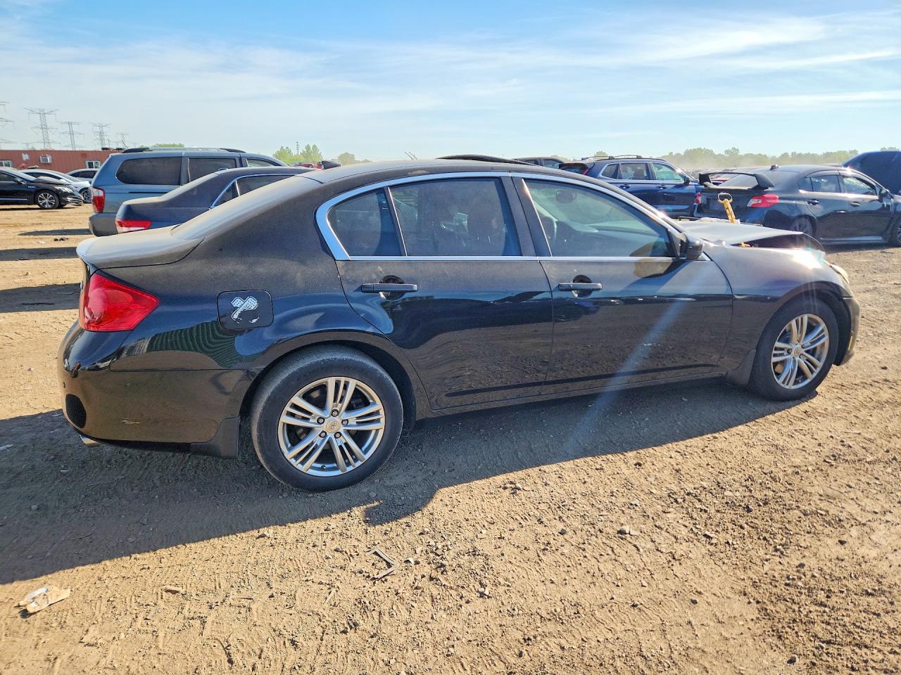 2013 INFINITI G37