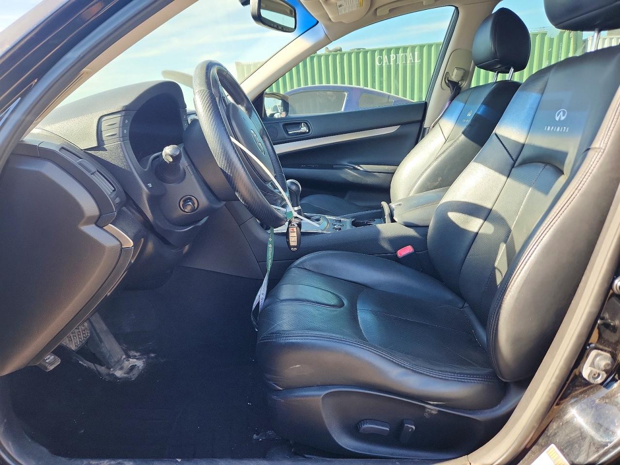 2013 INFINITI G37