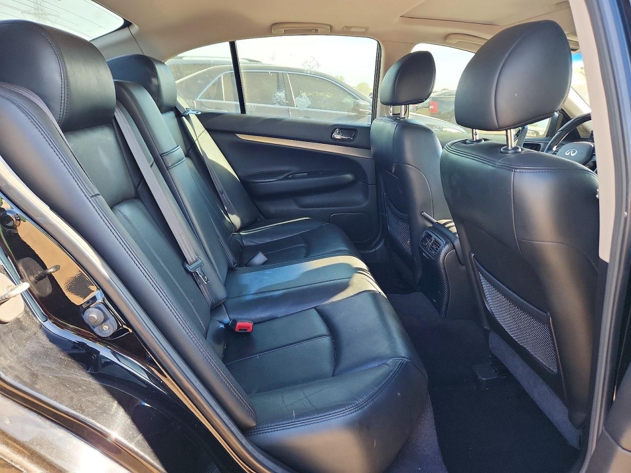 2013 INFINITI G37