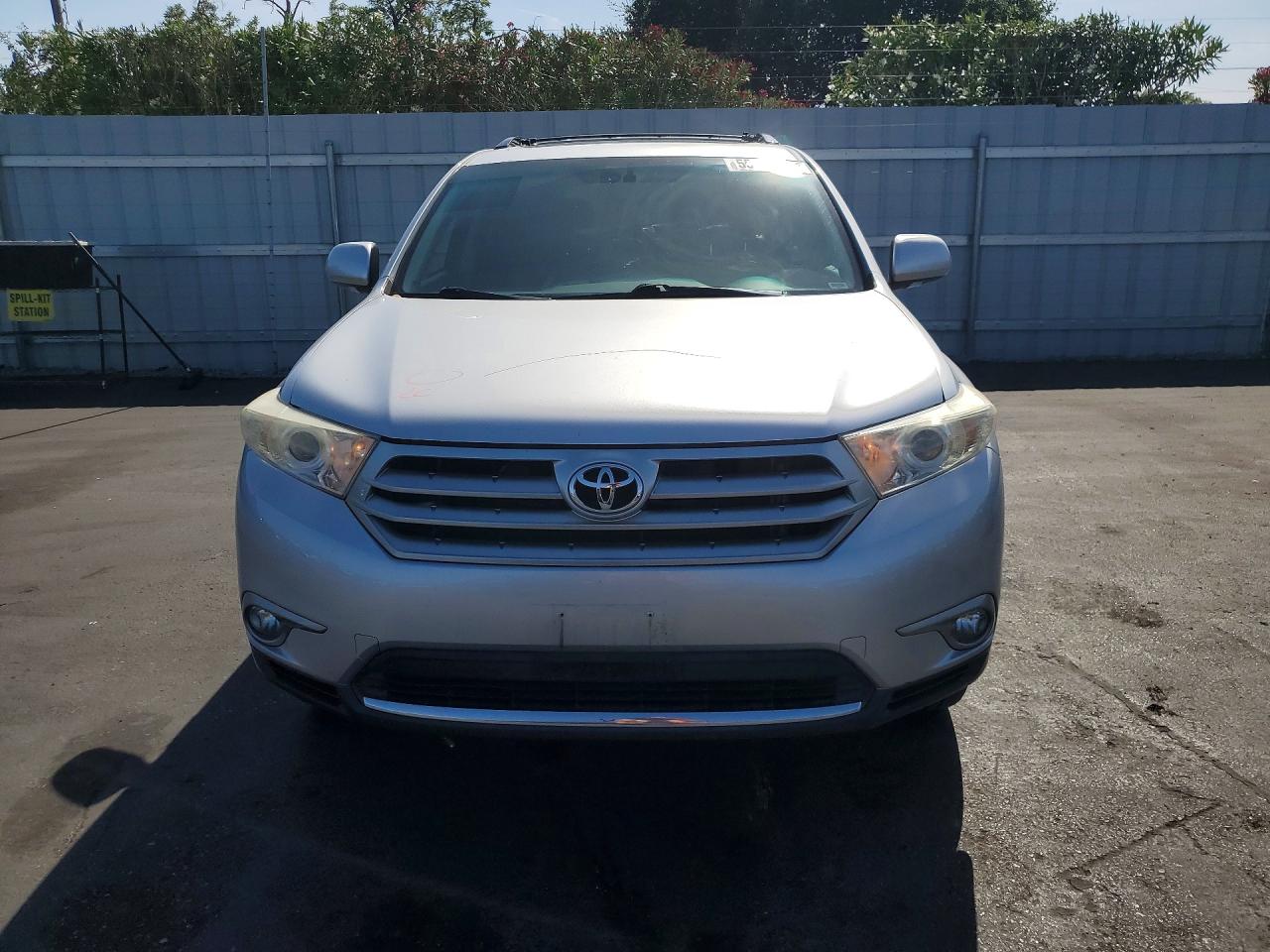 2011 TOYOTA HIGHLANDER