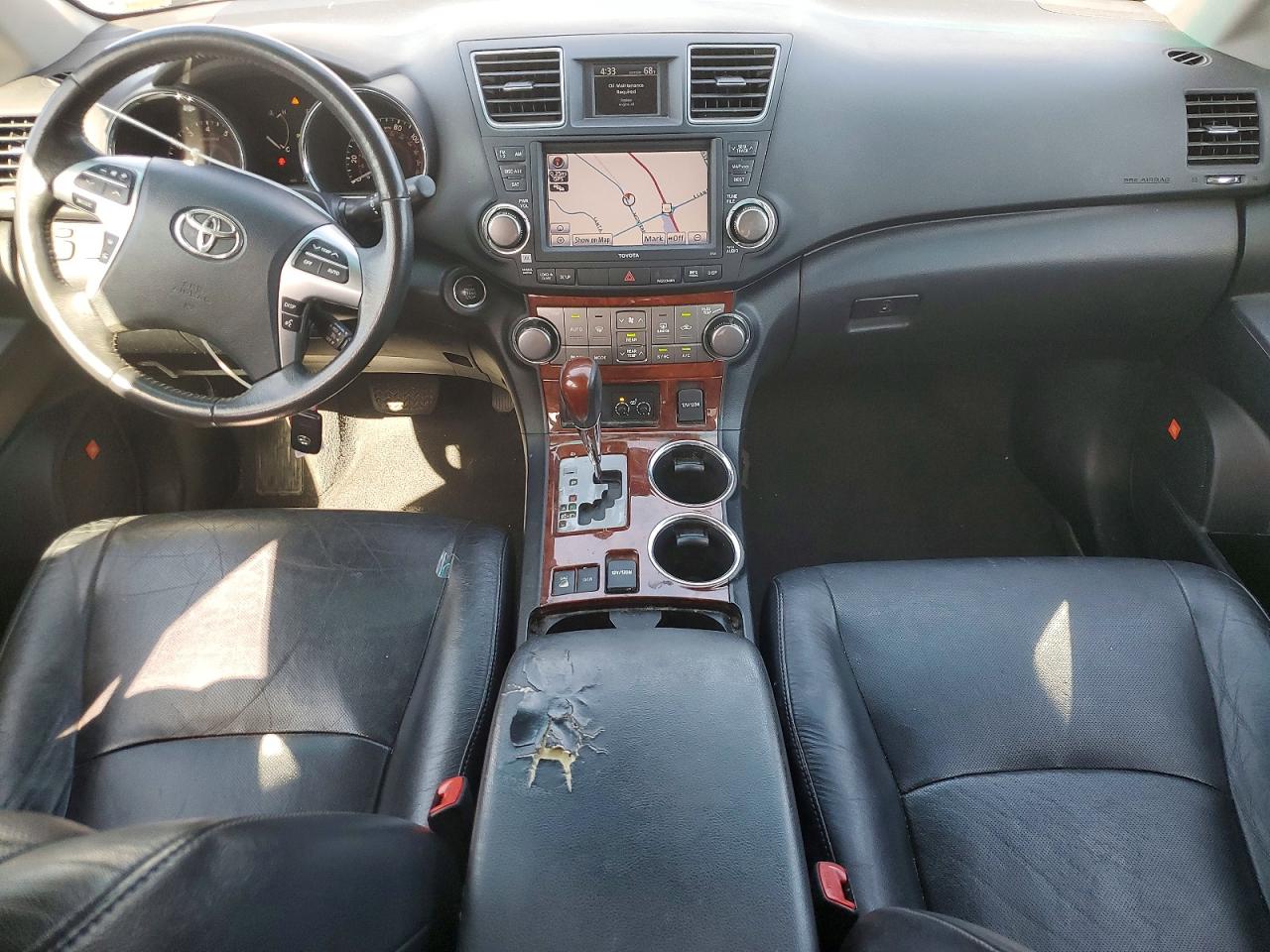 2011 TOYOTA HIGHLANDER