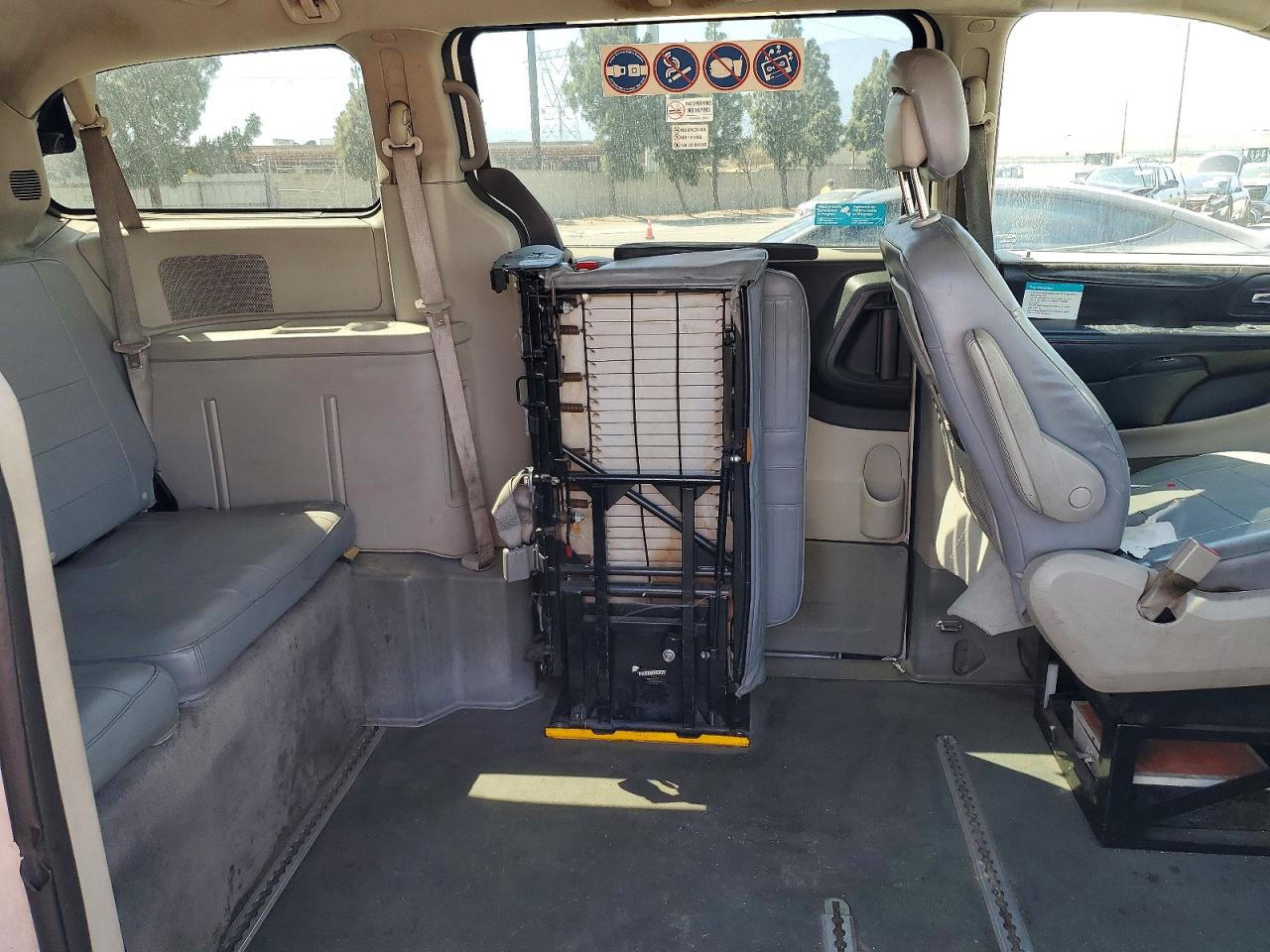 2011 DODGE CARAVAN