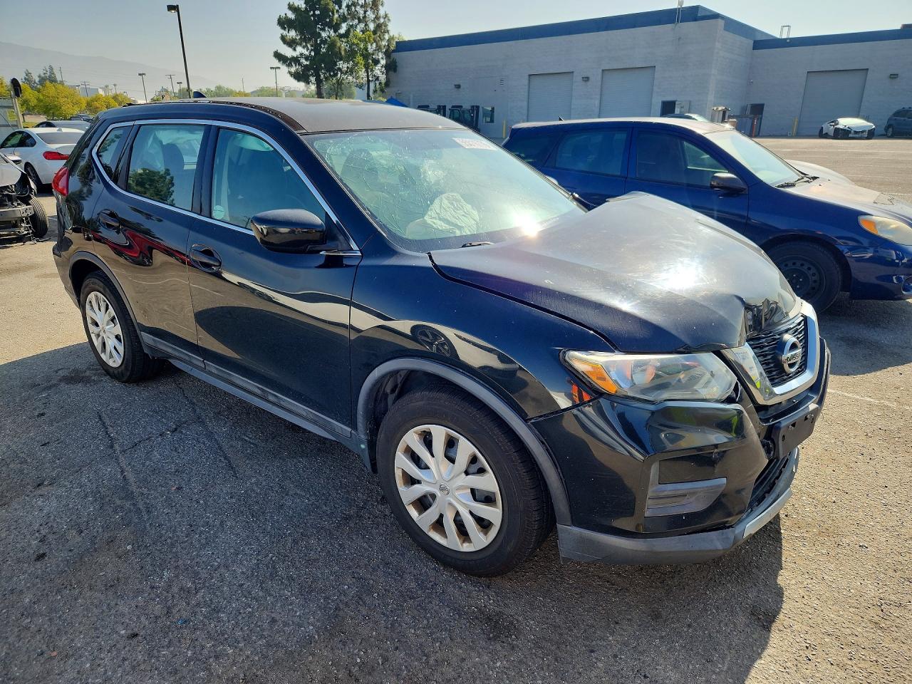 2017 NISSAN ROGUE