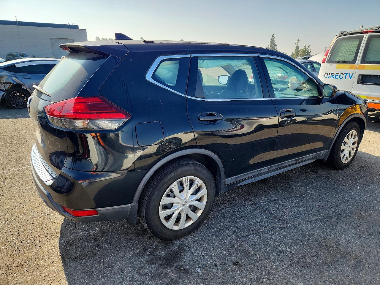 2017 NISSAN ROGUE