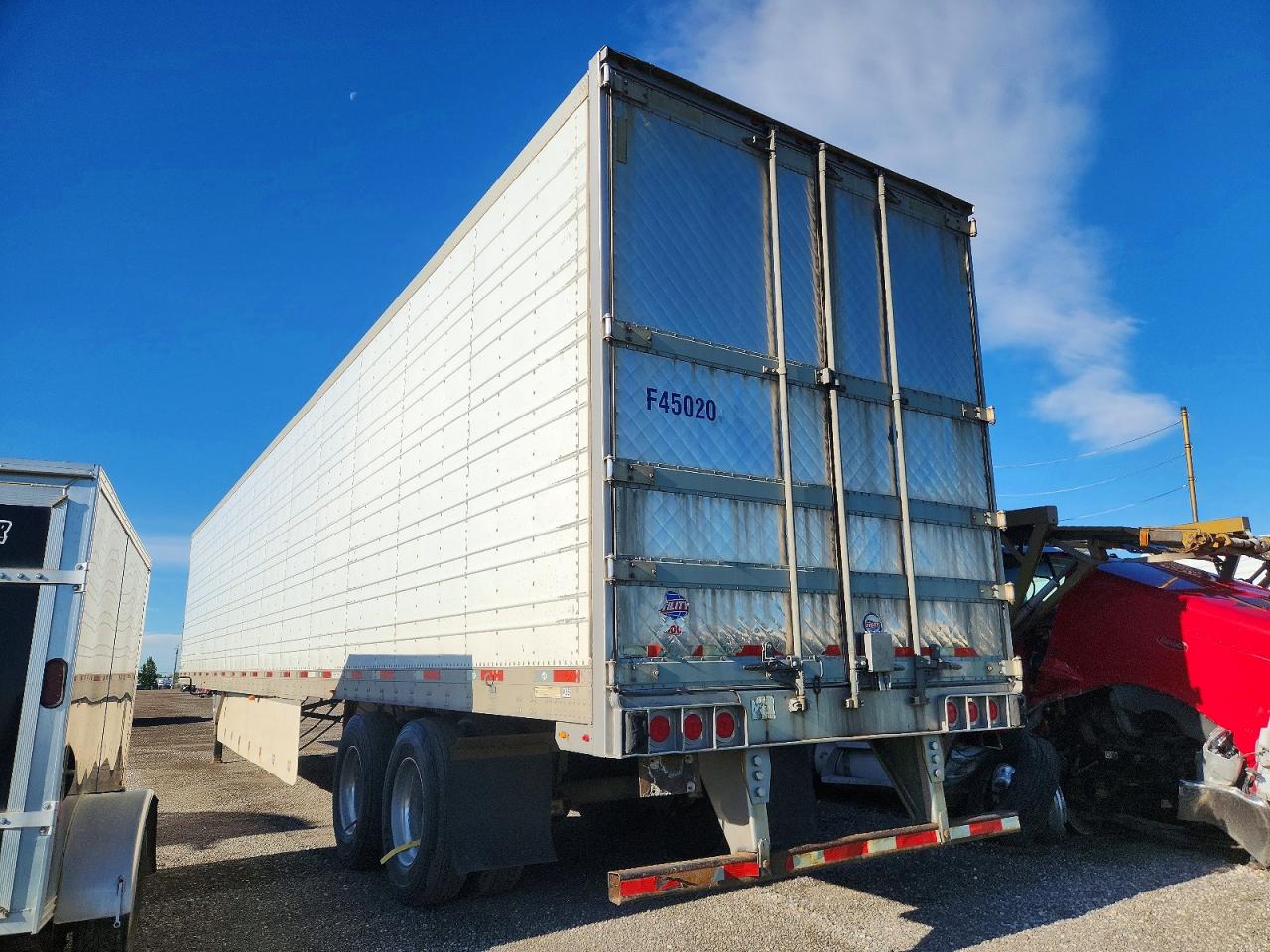 2012 00N2 REEFER VAN