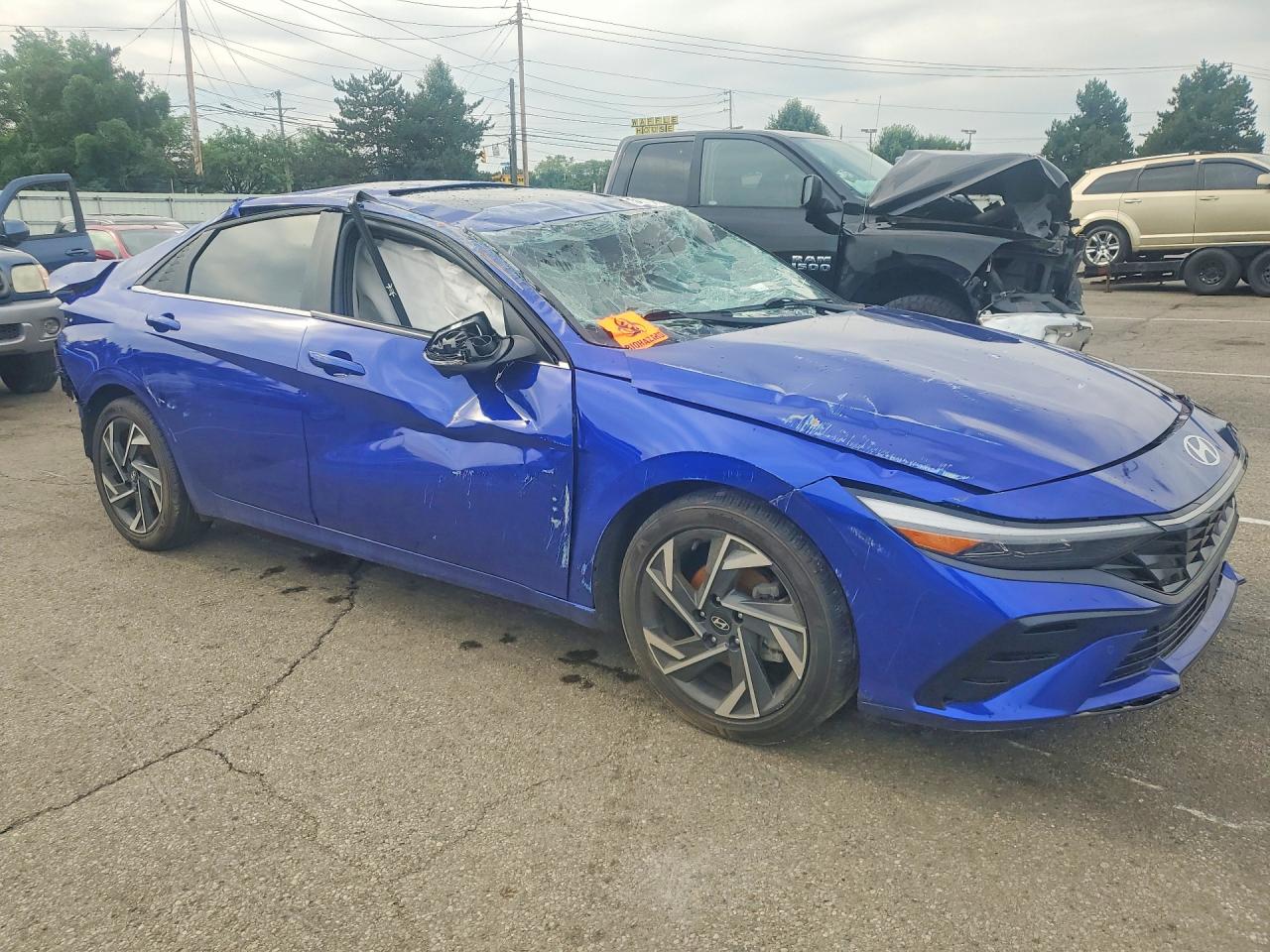 2024 HYUNDAI ELANTRA