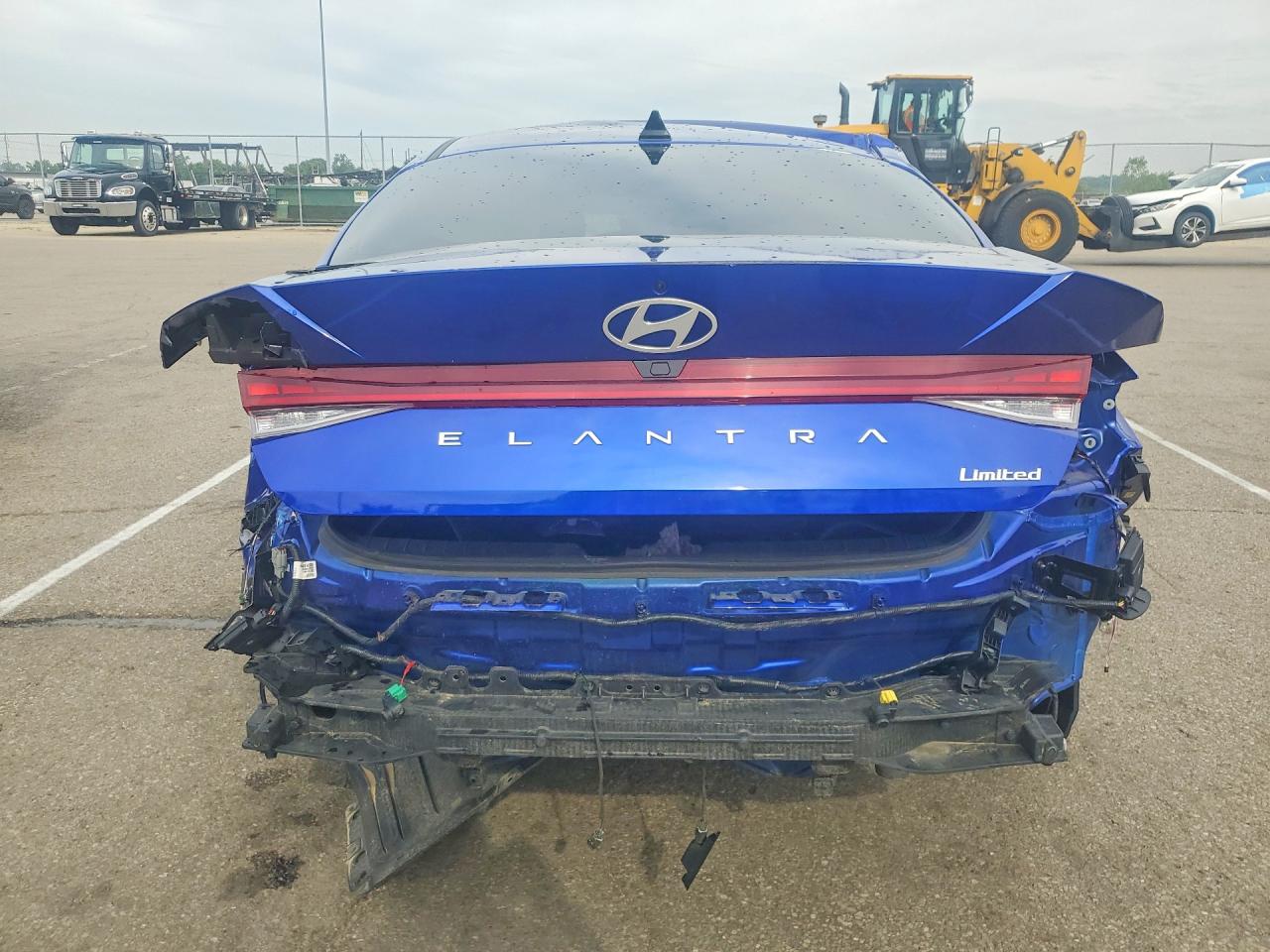 2024 HYUNDAI ELANTRA