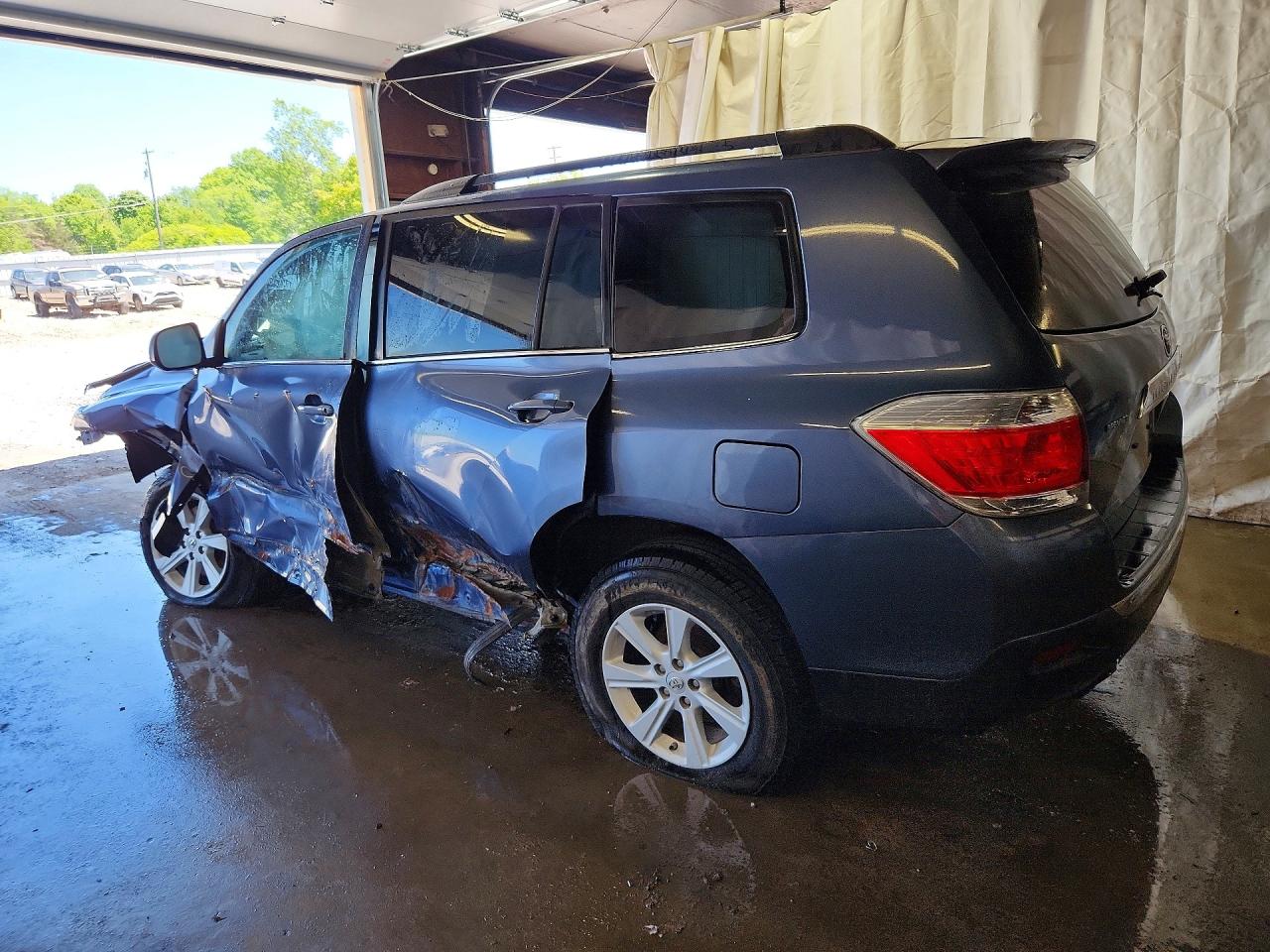 2013 TOYOTA HIGHLANDER