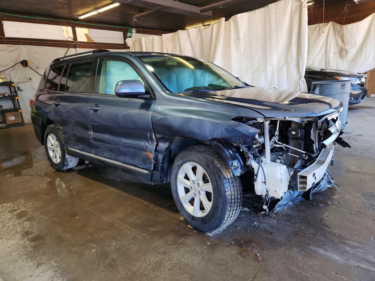 2013 TOYOTA HIGHLANDER