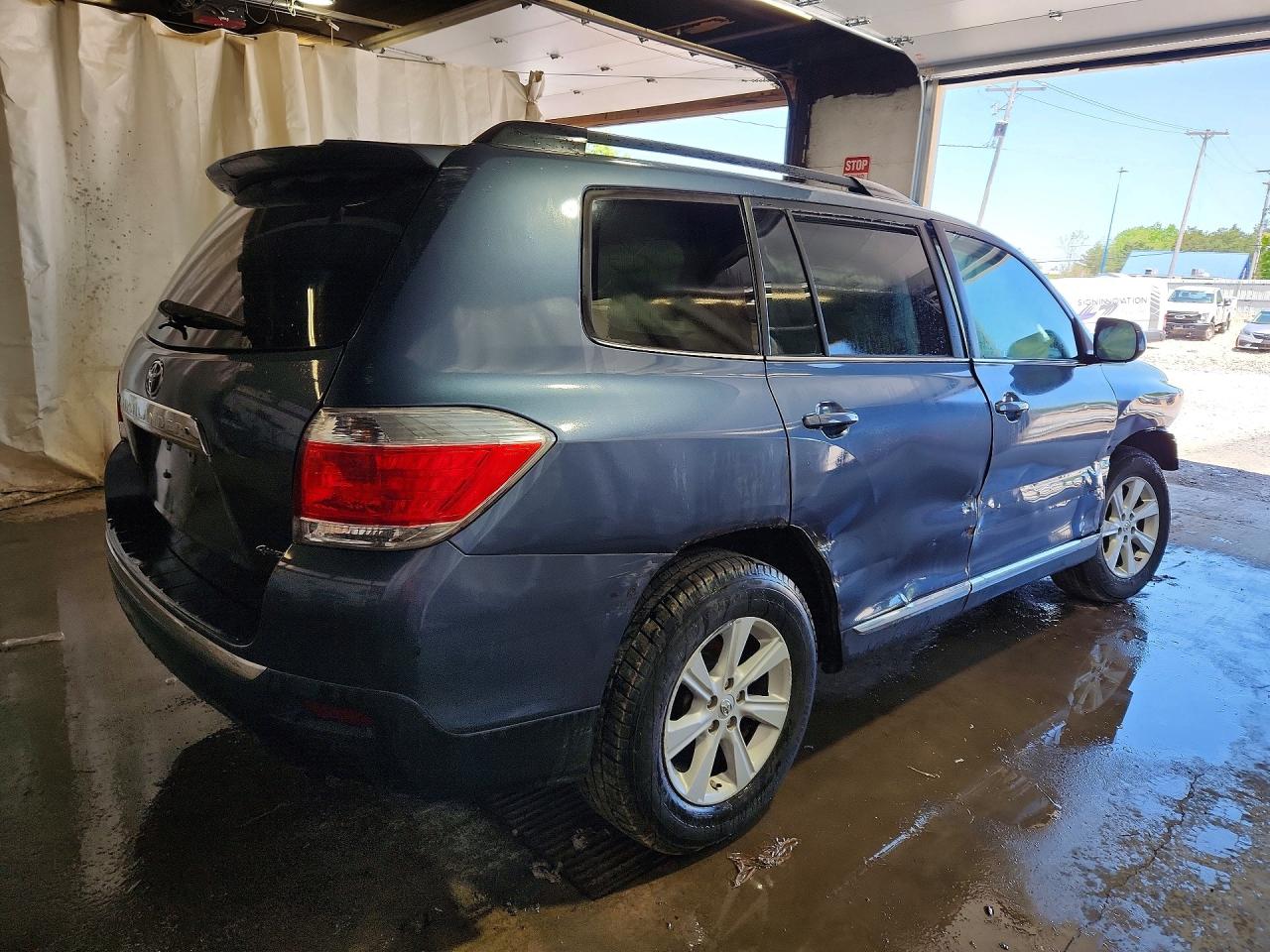 2013 TOYOTA HIGHLANDER