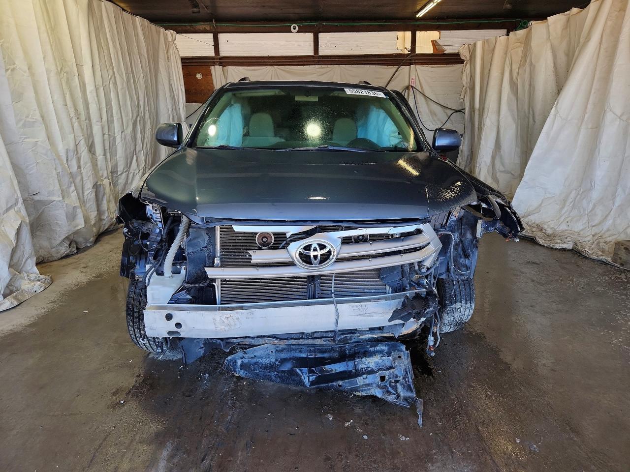 2013 TOYOTA HIGHLANDER