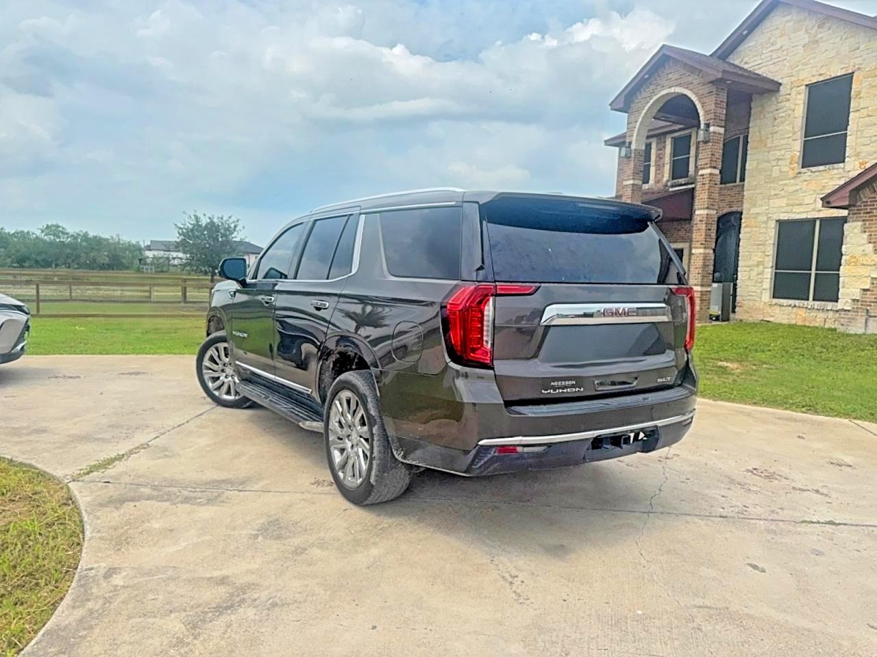 2021 GMC YUKON