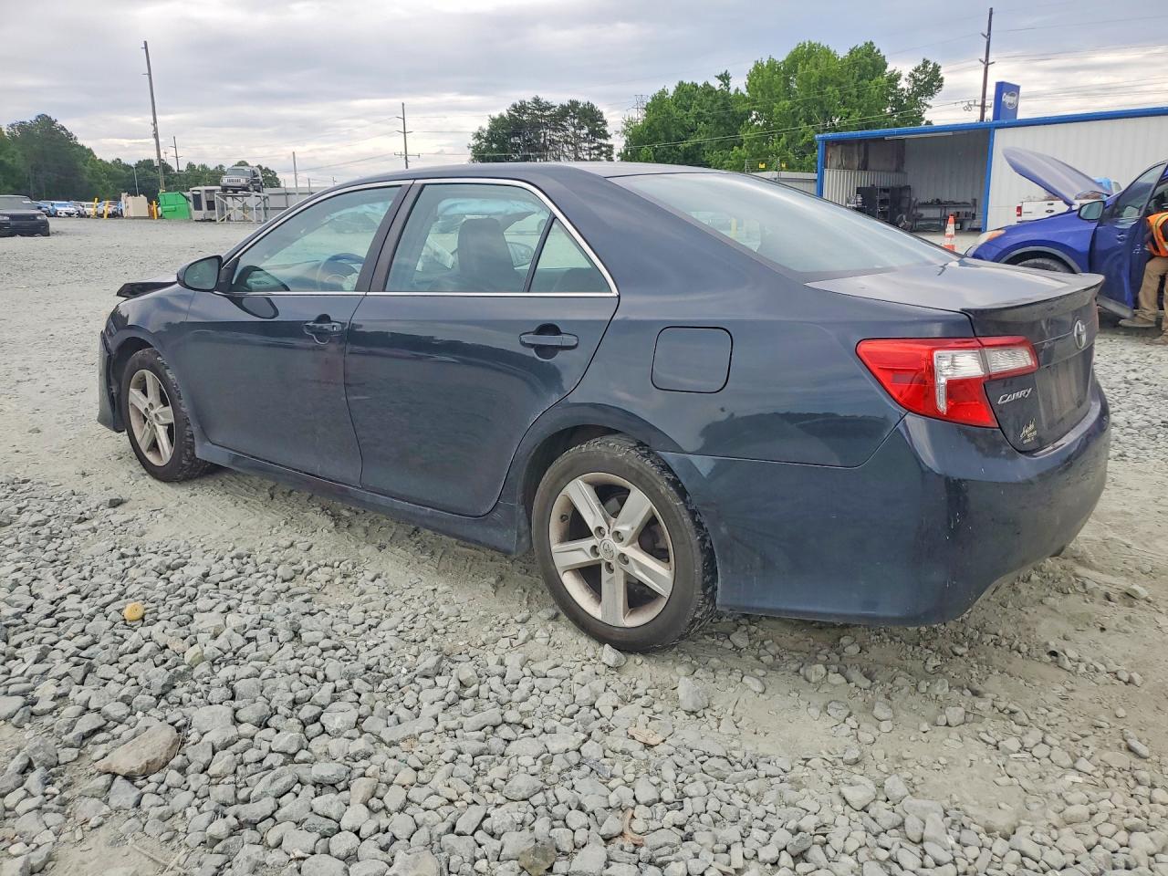2014 TOYOTA CAMRY